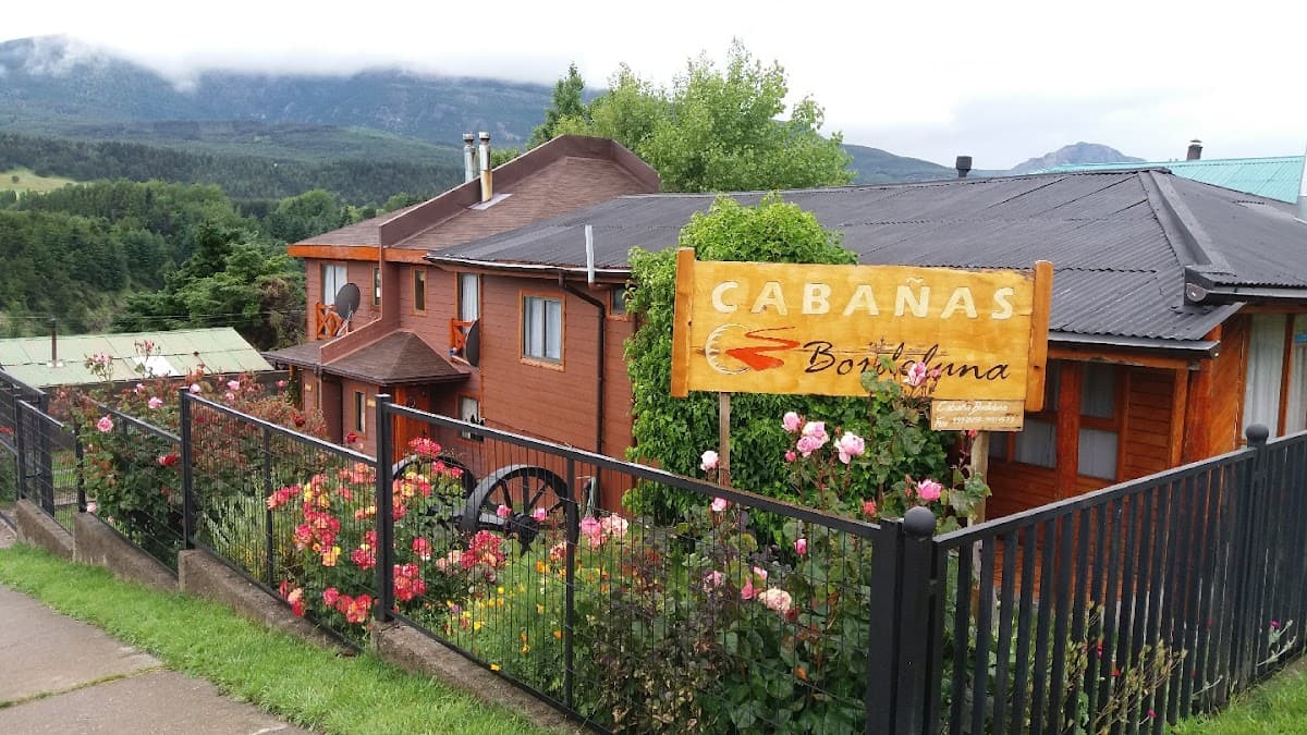 Cabaña Cabañas Bordeluna en Coyhaique, Comuna de Coyhaique, Región De Aysén, Chile - Foto 1