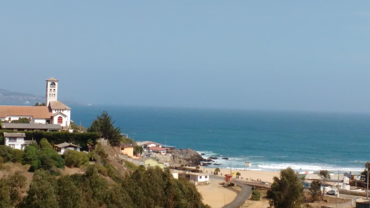 Cabaña Cabañas Rojas en Las Cruces, Comuna de El Tabo, Región De Valparaíso, Chile - Foto 1